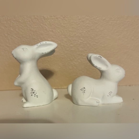 Target Cement Easter Bunnies - Picture 2 of 4